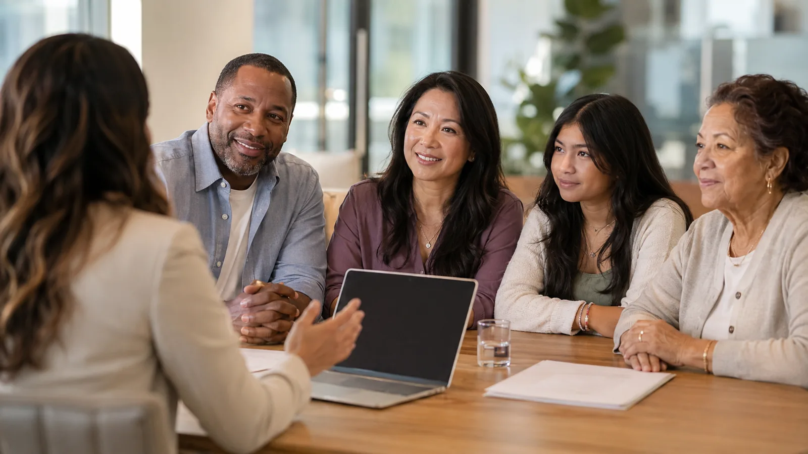 A family meeting with an advisor